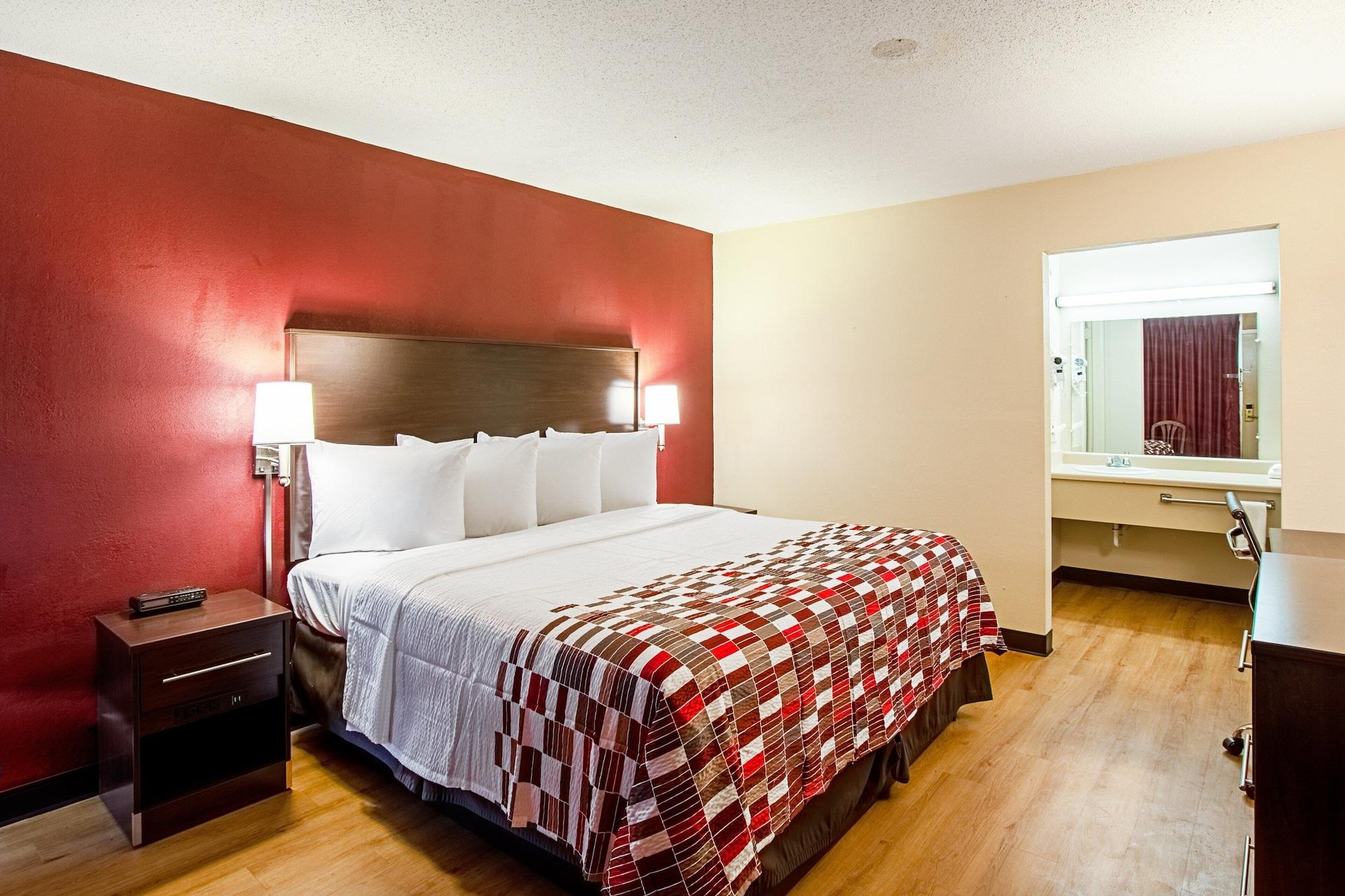 Red Roof And Motel 2*